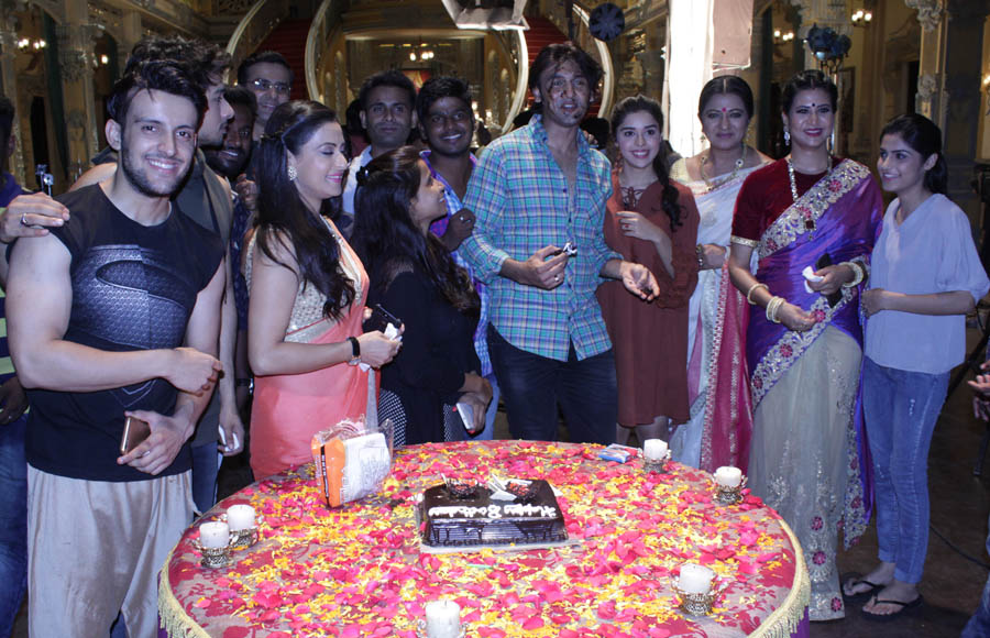 Sartajj's birthday celebration on Ek Tha Raja... set