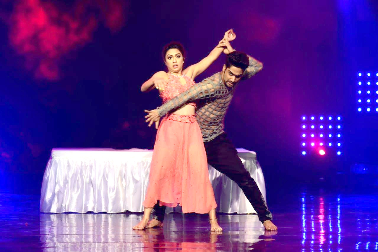 Sridevi & Diljit set the Nach Baliye 8 stage on fire!