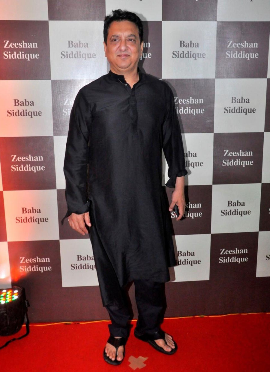 Bollywood biggies attend Baba Siddique's Iftar party! 