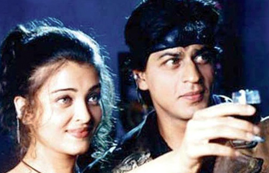 Josh – The fun and adventure loving brother- sister relationship is showcased breezily in the film. Shah Rukh Khan and Aishwarya Rai play brother and sister in the film.