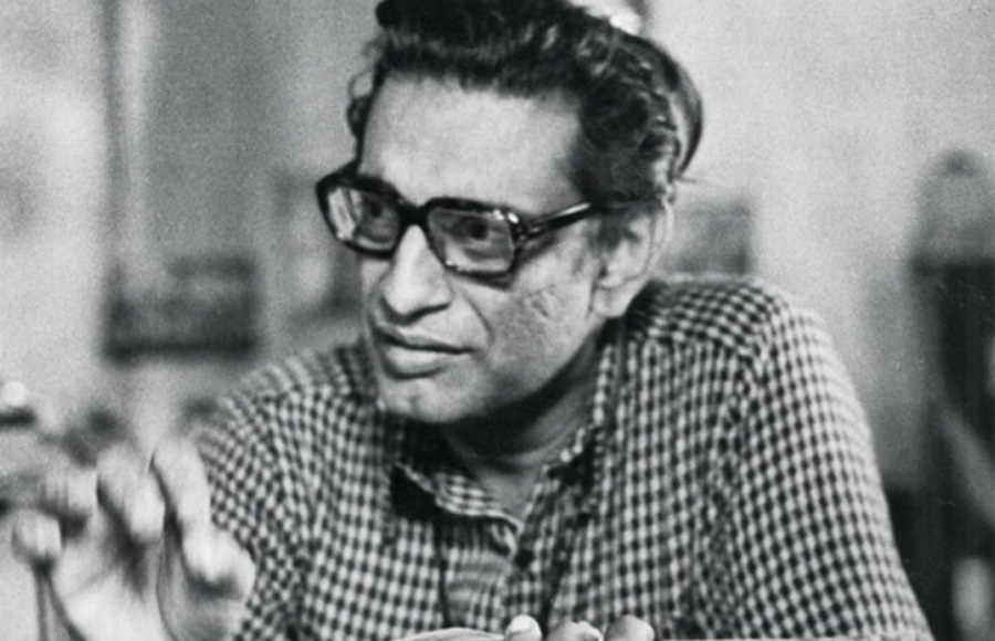 Satyajit Ray  – Selznick Golden Laurel, Golden Bear, Silver Bear, OCIC Catholic Award, Special Recognition, Critics Prize (UNICRIT Award) in Berlin, Palme d’Or, Prix du document humain, OCIC Catholic award in Cannes, Golden Gate Award in San Francisco, Golden Lion, Cinema Nuovo, FIPRESCI Critics in Venice and several other international awards