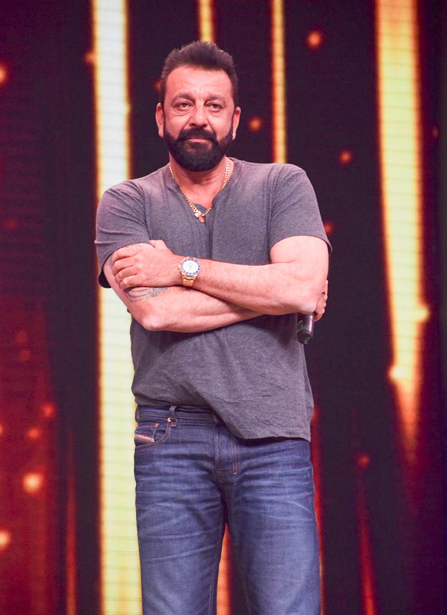 Sanjay Dutt on the sets on Sa Re Ga Ma Pa Li'l Champs 