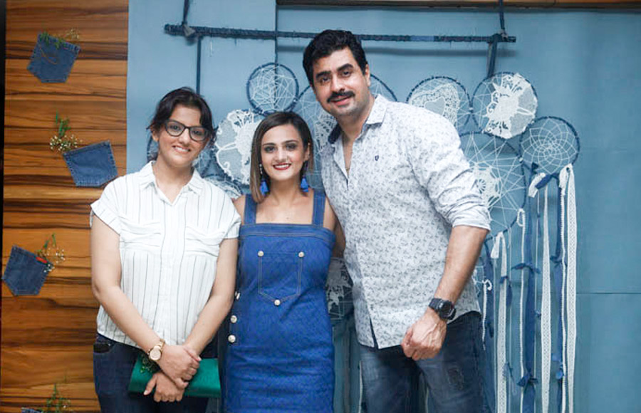 RJ Pritam Pyare with wife and Shweta Rohira