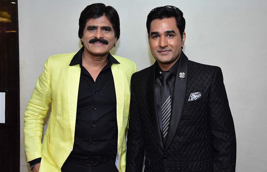  Ehsaan Qureshi and Mubeen Saudagar