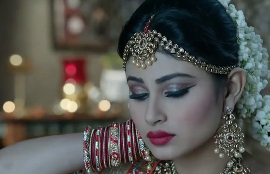 Mouni Roy