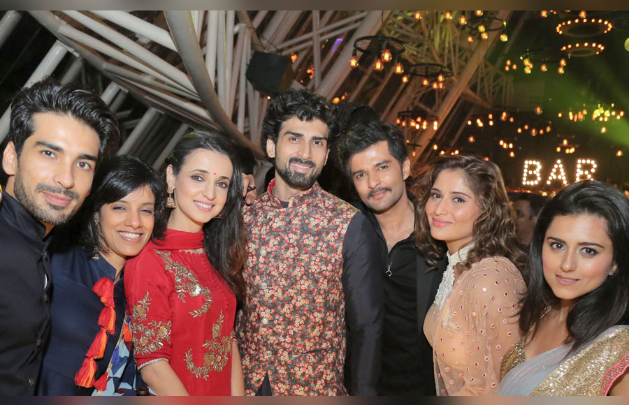  Mohit Sehgal, Sanaya Irani, Akshay Dogra, Raqesh Bapat, Riddhi Dogra