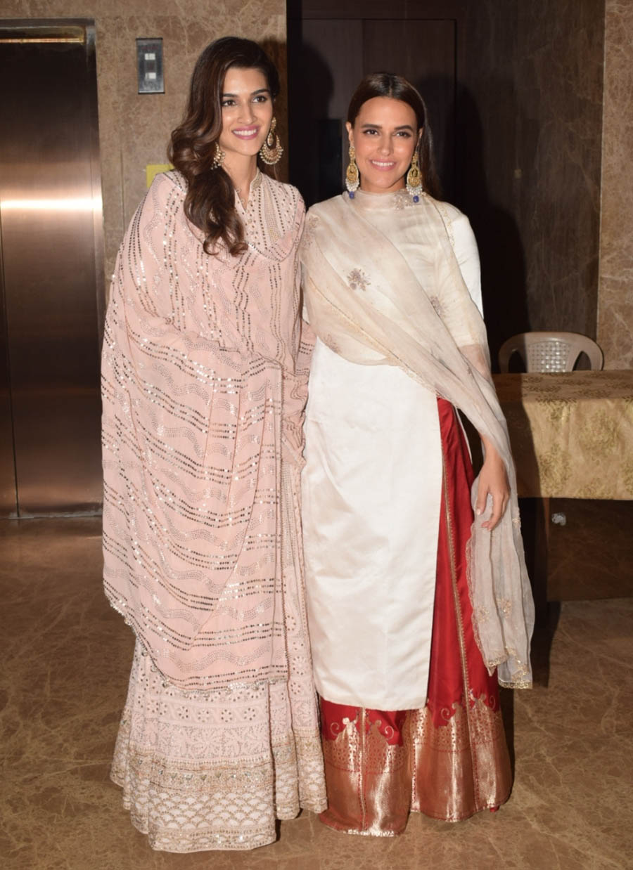  Kriti Sanon and Neha Dhupia