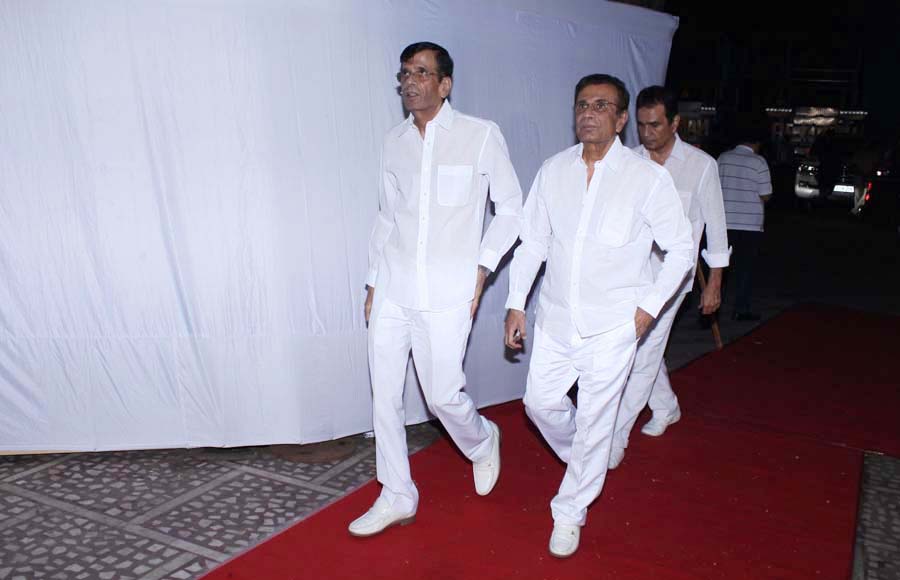 Celebs mourn Ram Mukherjee's death at his Prayer meet