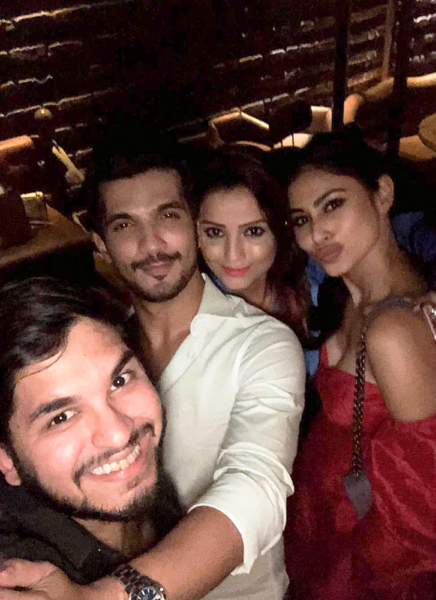 TV celebs galore on Arjun Bijlani's birthday bash