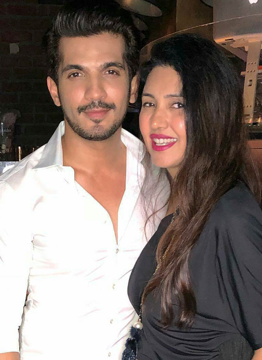 TV celebs galore on Arjun Bijlani's birthday bash