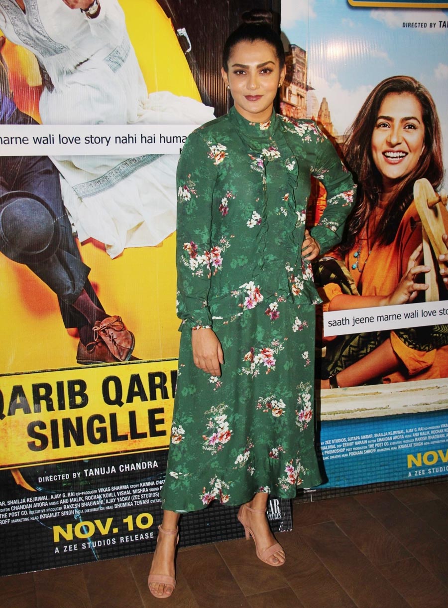 Parvathy Thiruvoth Kottuvata Tanuja Chandra, Parvathy Thiruvoth Kottuvata & Irrfan Khan at the screening of film "Qarib Qarib Singlle"