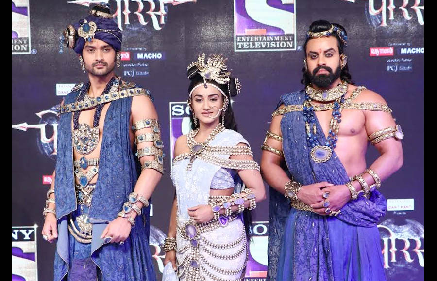 Aditya Redij as Bamani, Rati Pandey as Anusuiya, Amandeep Singh as Shiv Dutt in Porus