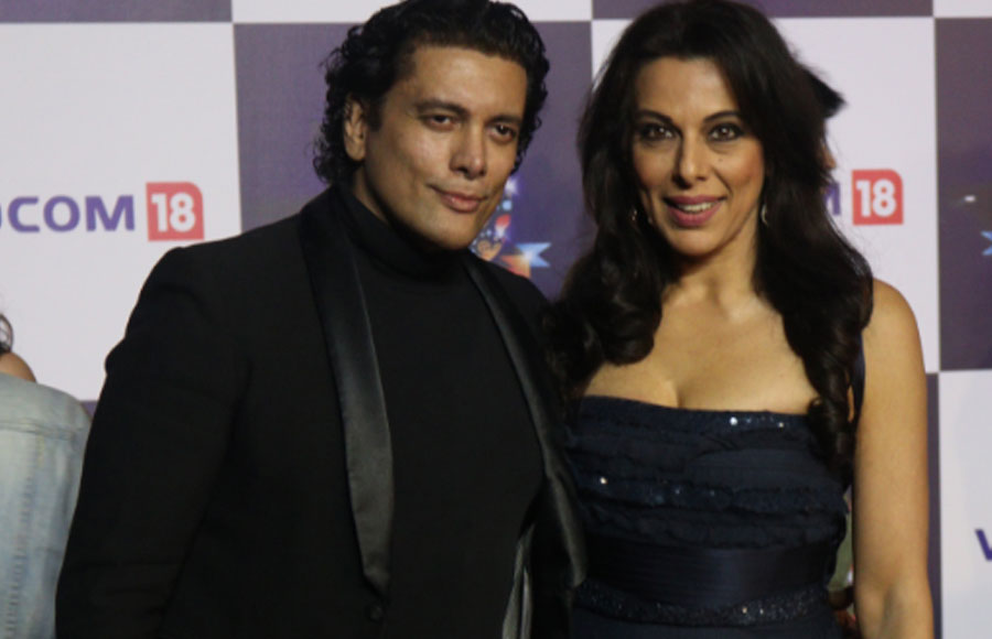  Sky Walker and Pooja Bedi