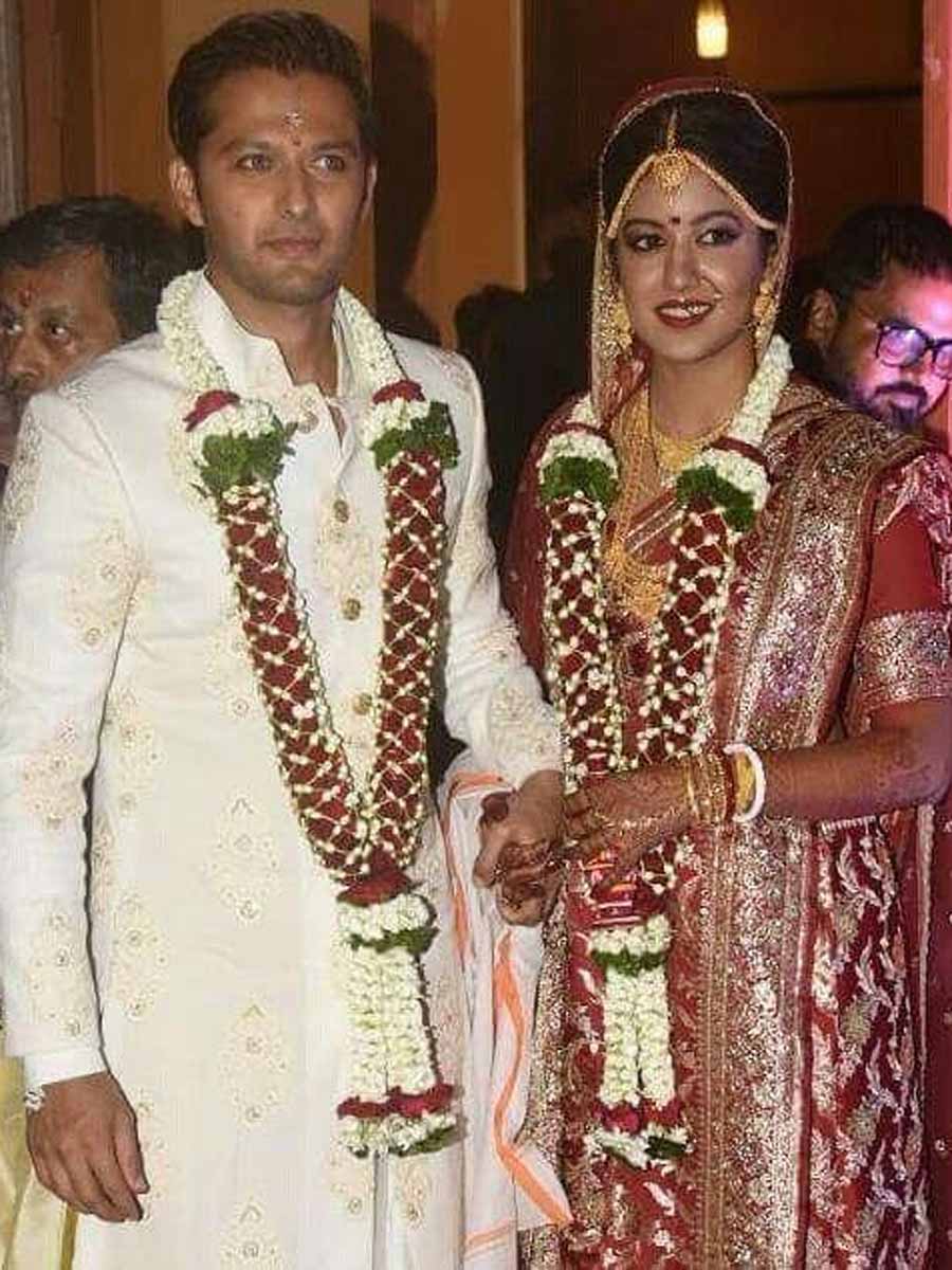 In pics: Vatsal Sheth and Ishita Dutta tie the knot! 