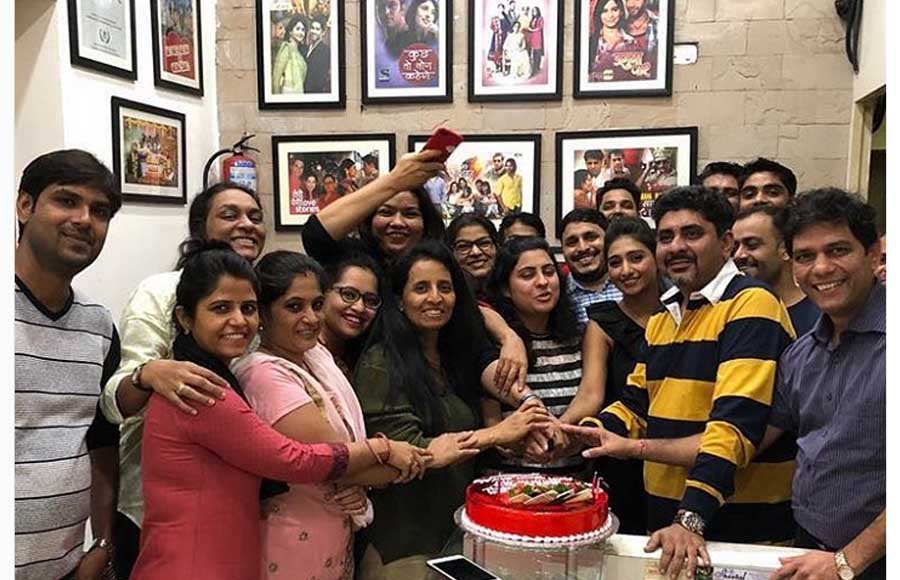 Yeh Rishta team celebrates 9 years of success!