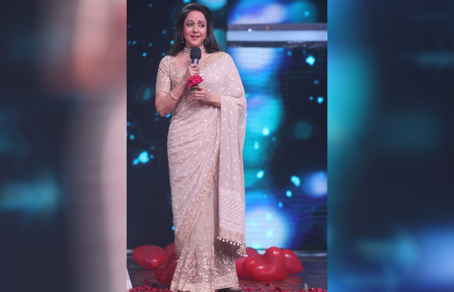 Hema Malini and Swami Ramdev grace Dance India Dance 