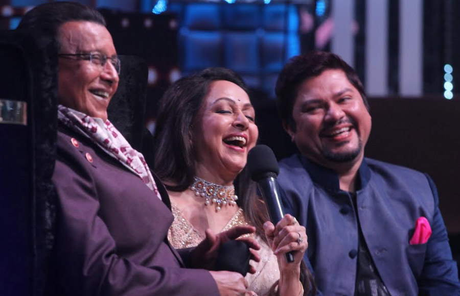 Hema Malini and Swami Ramdev grace Dance India Dance 