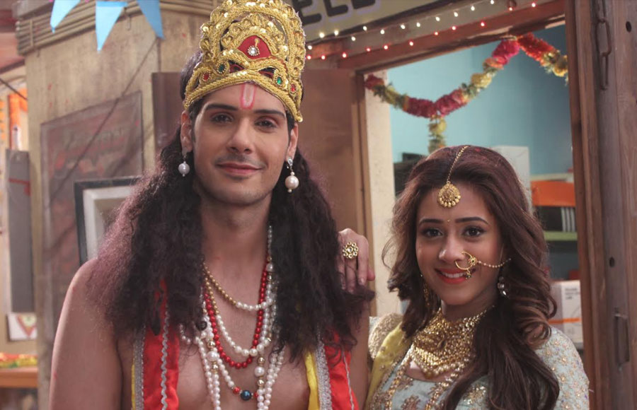 Hiba-Nikhil turn Radha-Krishna for Holi 