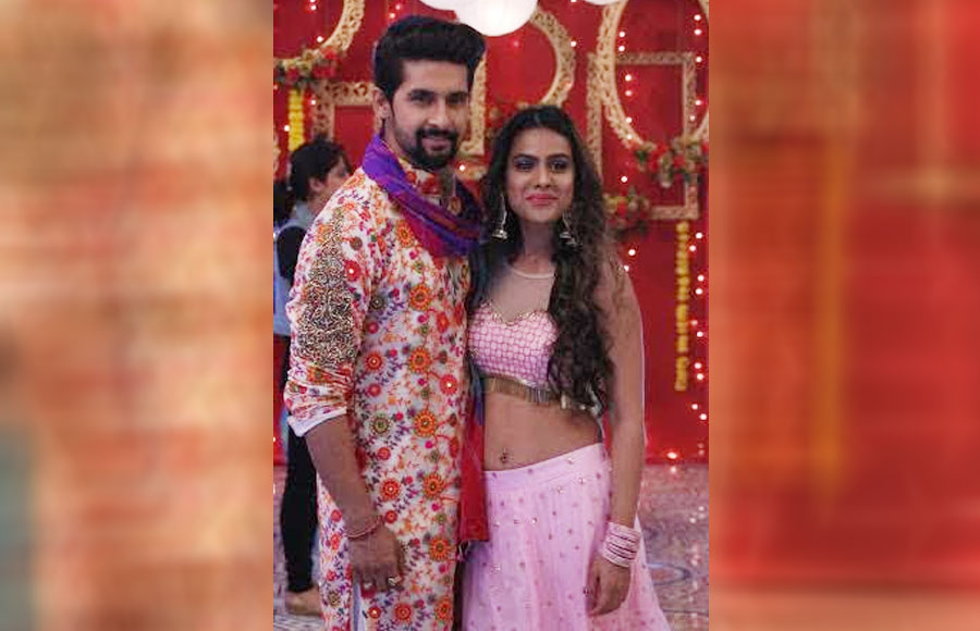 Ravi Dubey-Nia Sharma reunites for Zee TV's Aap Ke Aa Jaane Se