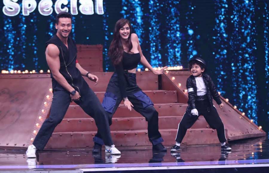 Tiger and Disha attend Super Dancer Chapter 2 with Manish Paul 