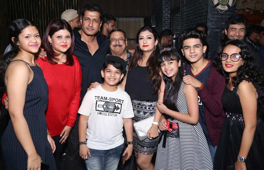 In pics: Shani's wrap-up party! 