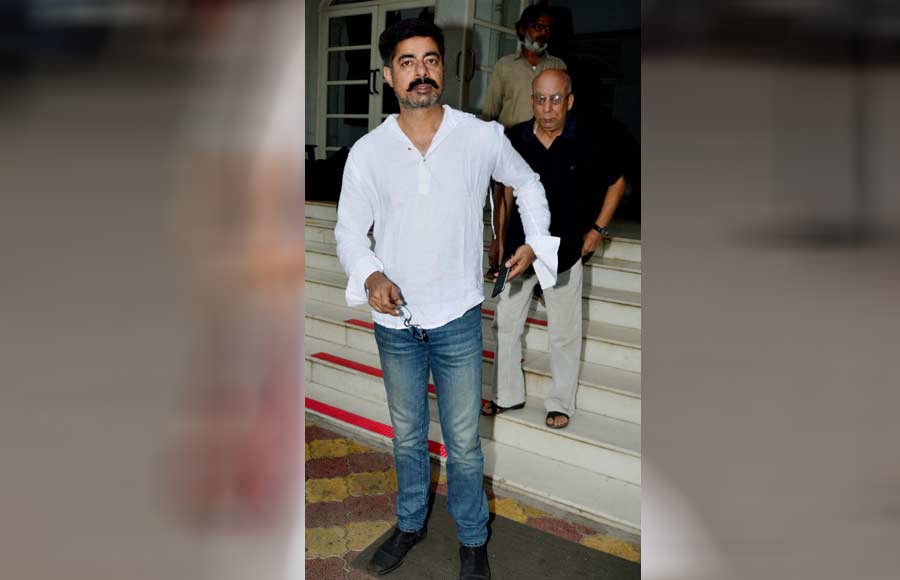 Celebs attend Narendra Jha's prayer meet 