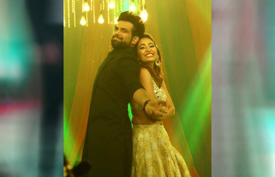 Asha & Rithvik reunites for Zee TV's Kaleerein