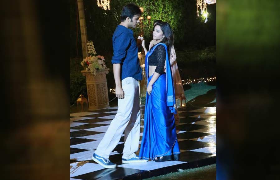 Glamorous party on the sets of Yeh Pyaar Nahi Toh Kya Hai