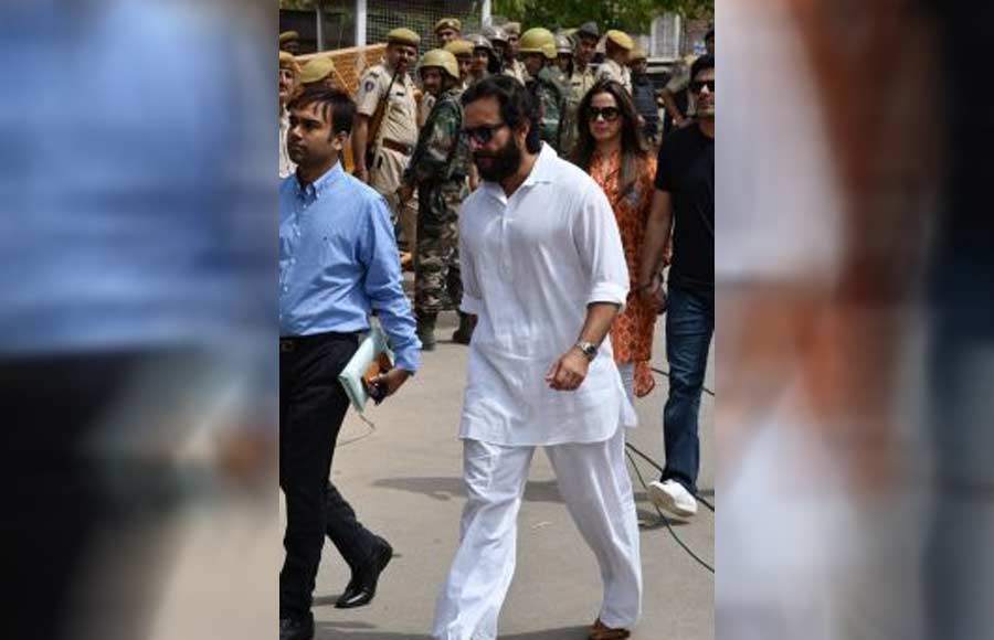 Salman, Saif, Tabu & others snapped at Jodhpur court 