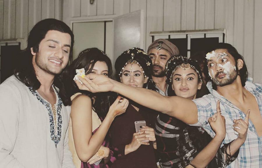 Aditya Redij celebrates birthday on the sets of Porus 