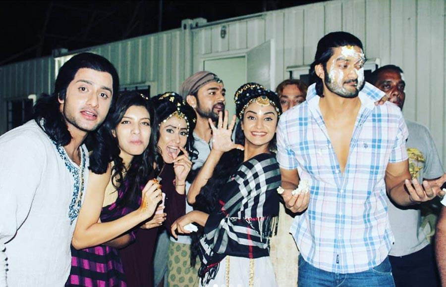 Aditya Redij celebrates birthday on the sets of Porus 