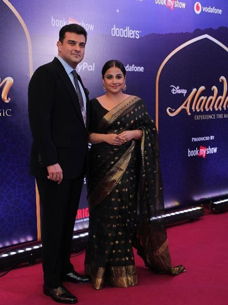 Celebrities at red carpet premier show of Disney's Aladdin