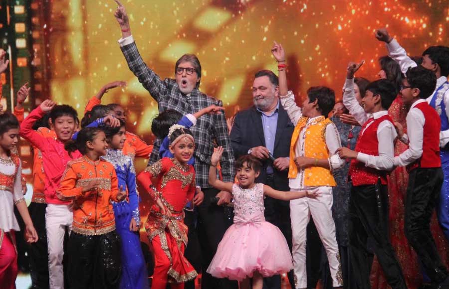 Superstars Amitabh Bachchan and Rishi Kapoor on the sets of DID Li'l Masters