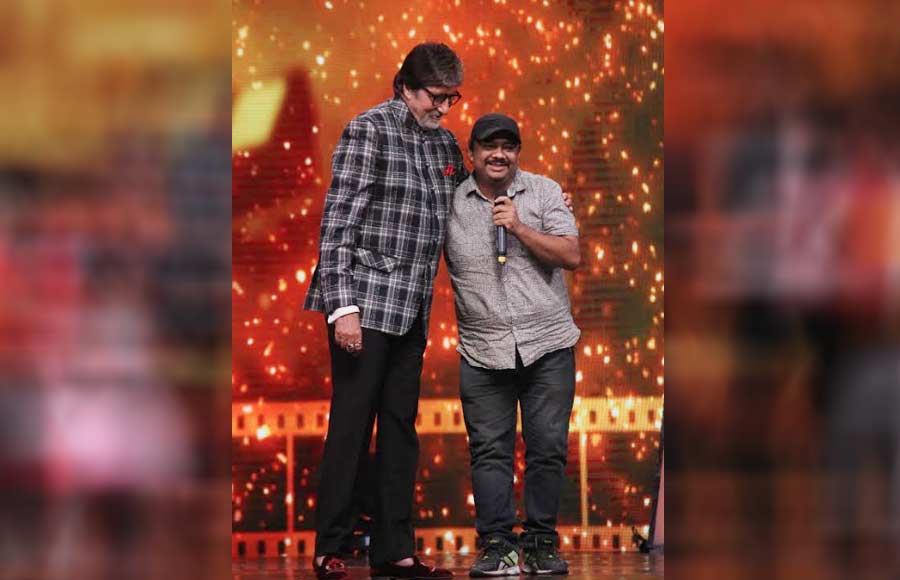 Superstars Amitabh Bachchan and Rishi Kapoor on the sets of DID Li'l Masters