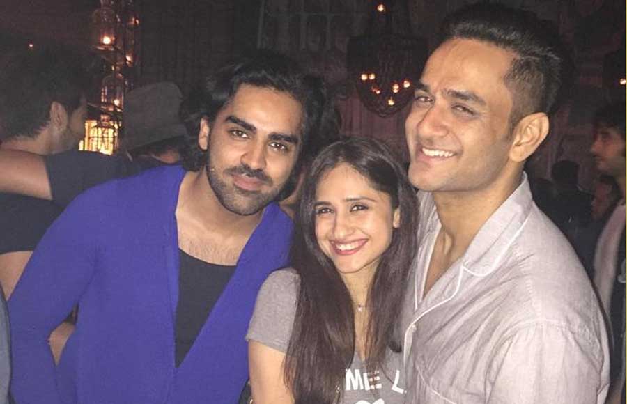 Celebs party hard at Vikas Gupta's birthday bash 