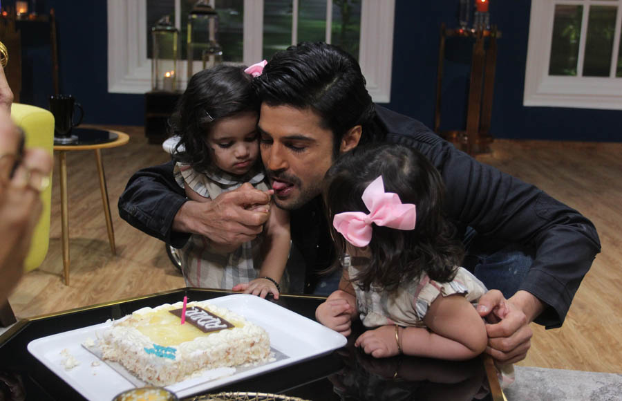 Adaa Khan celebrates birthday on the sets of JuzzBaatt 