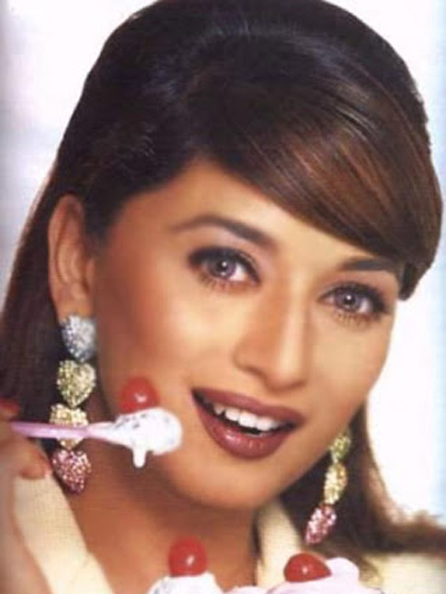 Birthday special: Rare pictures of Madhuri Dixit that made us go Dhak Dhak!!!