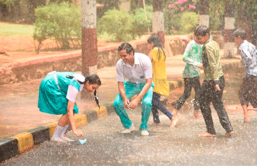 Sameer and Naina's rain romance in Yeh Un Dinon Ki Baat Hai