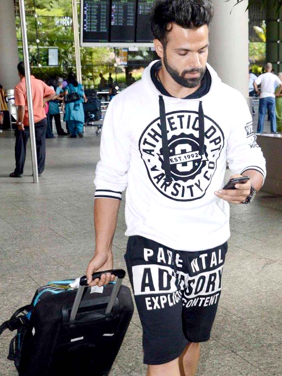 TV actors and their airport looks