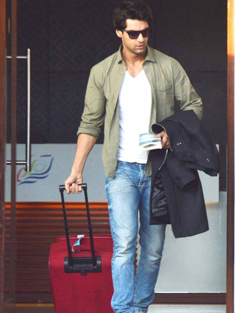 TV actors and their airport looks