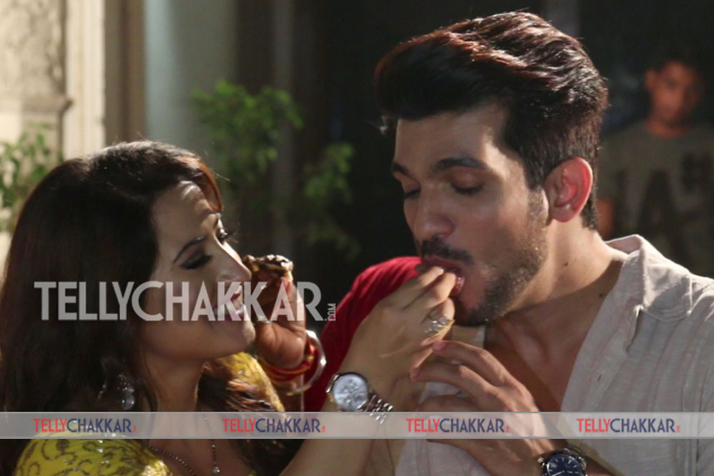 Ishq Mein Marjawaan team celebrates completion of 200 episodes 