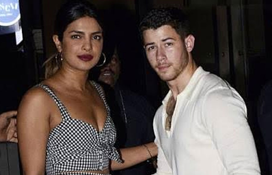 These pictures of Priyanka - Nick make us believe they are in LOVE