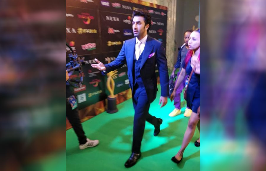 Celebrities who killed the Green Carpet of IIFA 2018! 