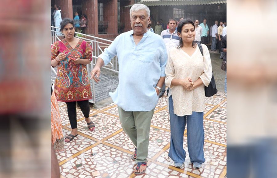 Celebs pay their last respect to Rita Bhaduri at her funeral 