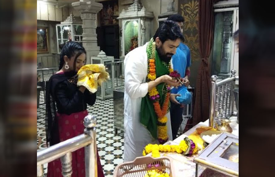 Guru Randhawa, Himesh Reshammiya & Neha Bhasin grace High Fever's  Grand FinaleAbeer & Dhrisha seek blessings from Sai Baba on the occasion of Guru Purnima