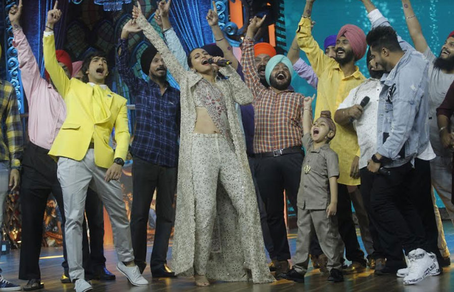 Sonakshi Sinha and Jassi Gill grace the sets of India's Best Dramebaaz