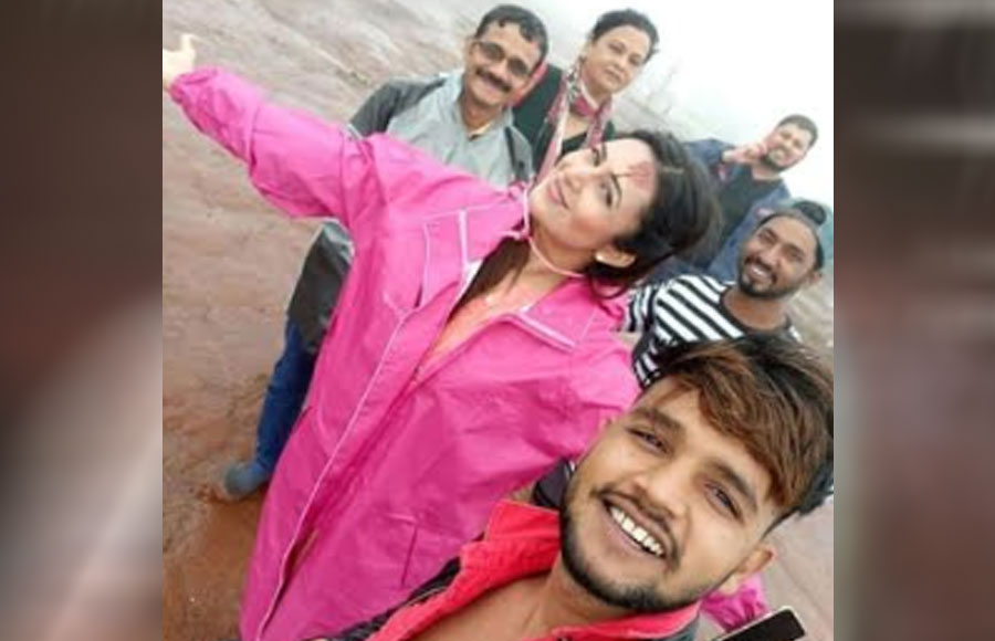 YHM actors have a blast while shooting for the cave track 