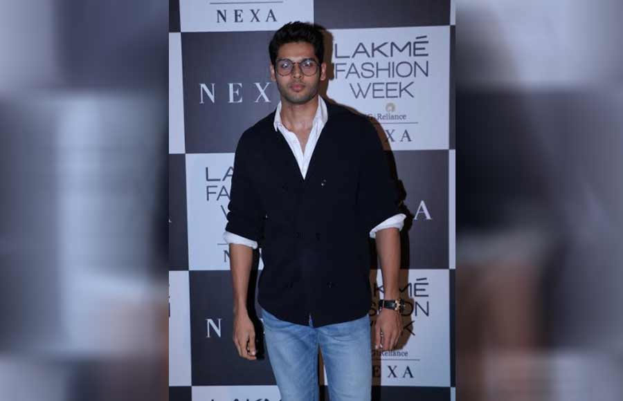 Karishma Kapoor and other stars  close show for Arpita Mehta at LFW 