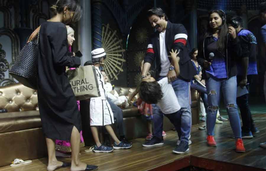 Vivek’s Birthday celebration on the sets of India’s Best Dramebaaz   