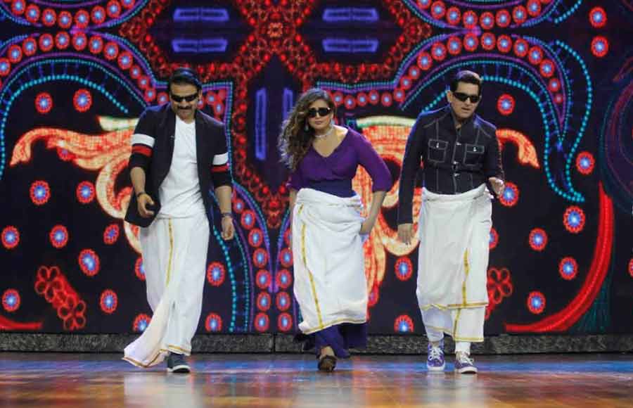 Vivek, Huma & Omung performs Lungi dance on India’s Best Dramebaaz 